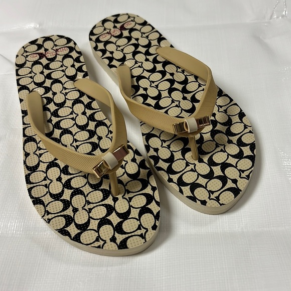 Coach Flip Flops - Picture 1 of 5